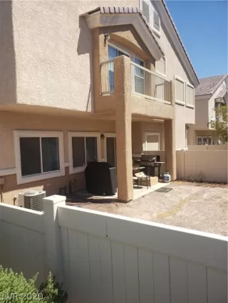 Photo #2: 2210629 Listing