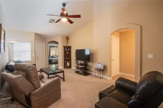 Photo #4: 2210630 Listing