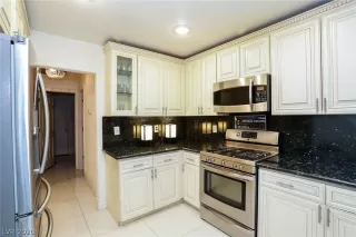 Photo #2: 2210647 Listing