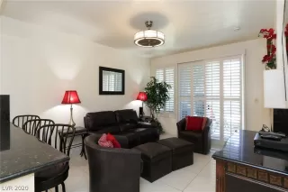 Photo #3: 2210647 Listing