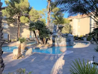 Photo #2: 2210674 Listing 