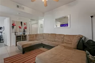 Photo #4: 2210691 Listing