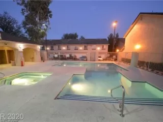 Photo #4: 2210770 Listing