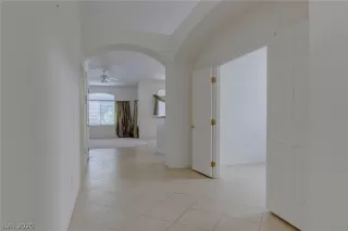 Photo #5: 2210774 Listing