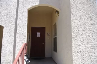 Photo #1: 2211805 Listing