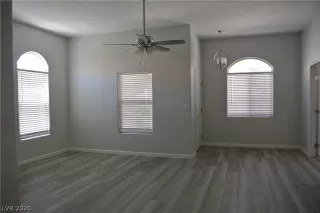 Photo #4: 2211805 Listing