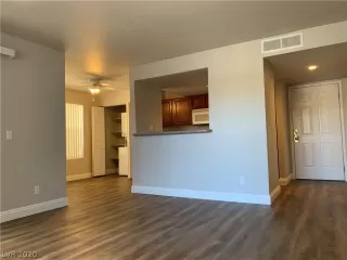 Photo #1: 2211830 Listing