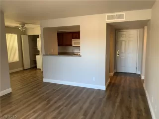 Photo #2: 2211830 Listing