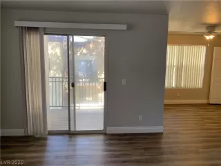 Photo #4: 2211830 Listing