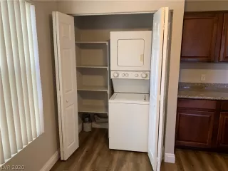 Photo #6: 2211830 Listing