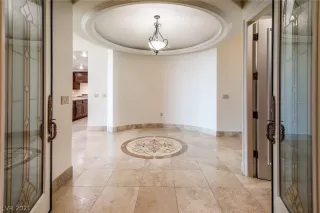 Photo #1: 2211837 Listing