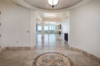 Photo #3: 2211837 Listing