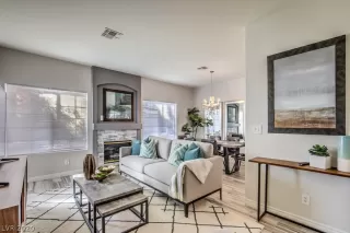 Photo #4: 2211892 Listing