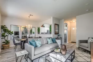 Photo #6: 2211892 Listing