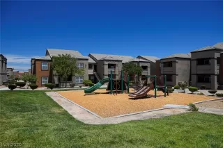 Photo #3: 2211914 Listing 