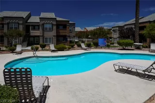 Photo #4: 2211914 Listing 