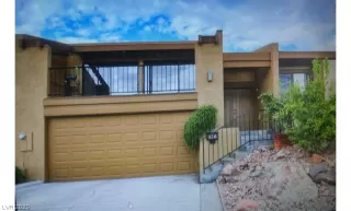 Photo #1: 2211928 Listing