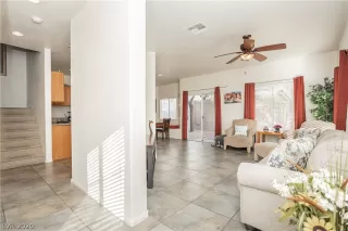 Photo #4: 2211942 Listing