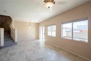 Photo #5: 2211974 Listing