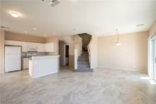 Photo #6: 2211974 Listing