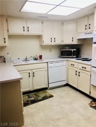 Photo #3: 2211988 Listing