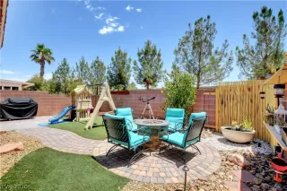 Photo #2: 2212002 Listing