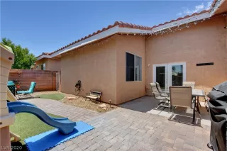 Photo #5: 2212002 Listing