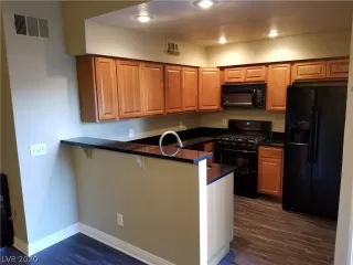 Photo #2: 2212056 Listing