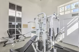 Photo #3: 2212070 Listing