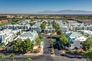 Photo #5: 2212070 Listing