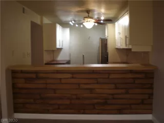 Photo #5: 2212104 Listing