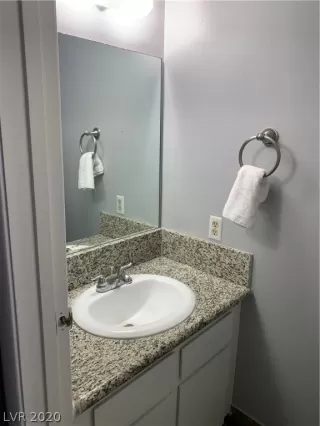 Photo #6: 2212143 Listing