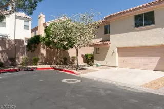 Photo #2: 2212210 Listing