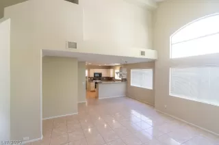 Photo #4: 2212210 Listing