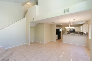 Photo #5: 2212210 Listing