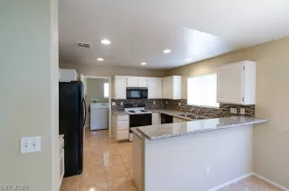 Photo #6: 2212210 Listing