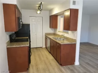 Photo #2: 2212273 Listing