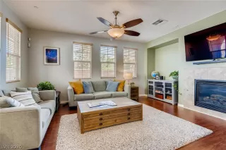 Photo #3: 2212310 Listing