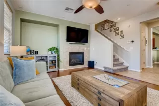 Photo #4: 2212310 Listing