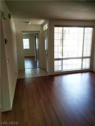 Photo #2: 2212348 Listing