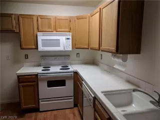 Photo #3: 2212348 Listing