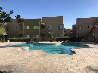 Photo #2: 2212351 Listing