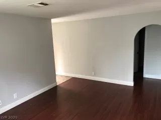 Photo #3: 2212351 Listing