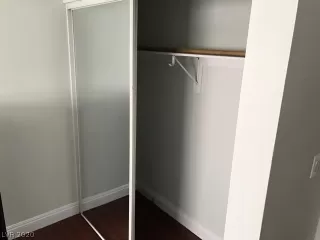 Photo #5: 2212351 Listing