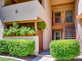 Photo #1: 2212355 Listing