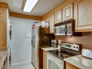 Photo #4: 2212355 Listing