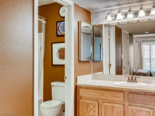 Photo #6: 2212355 Listing