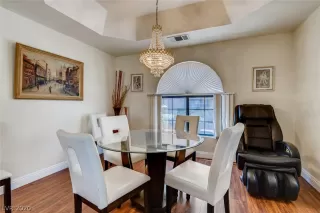 Photo #4: 2212461 Listing