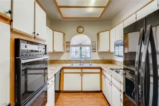 Photo #5: 2212461 Listing