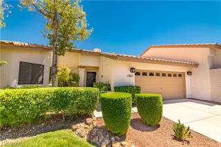 Photo #2: 2212475 Listing